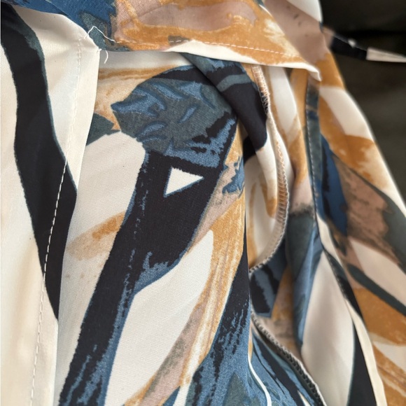 Abstract Patterned Halter Dress - Picture 5 of 6
